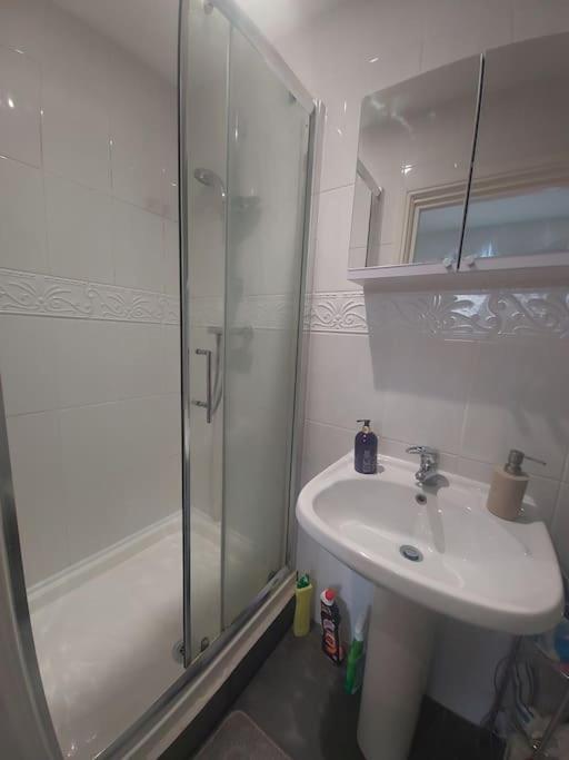 London Zone 2, Easy Travel Apartamento Exterior foto